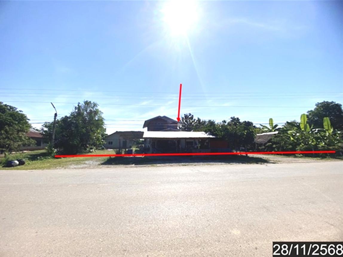 บ้านเดี่ยว บ้านเล็กๆ ใกล้หนองหิน
