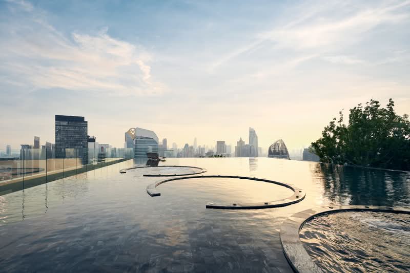 Life One Wireless, Bangkok