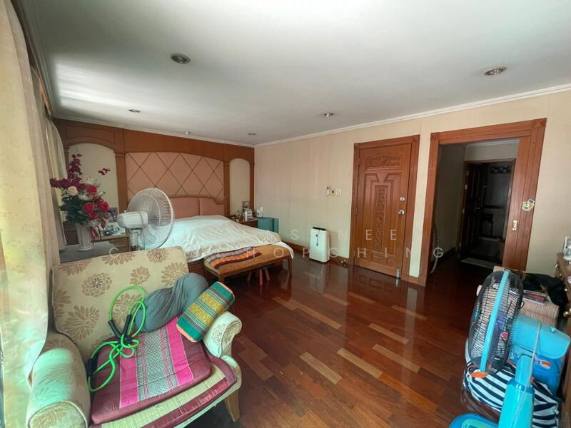 3-BR Townhouse, Bangkok
