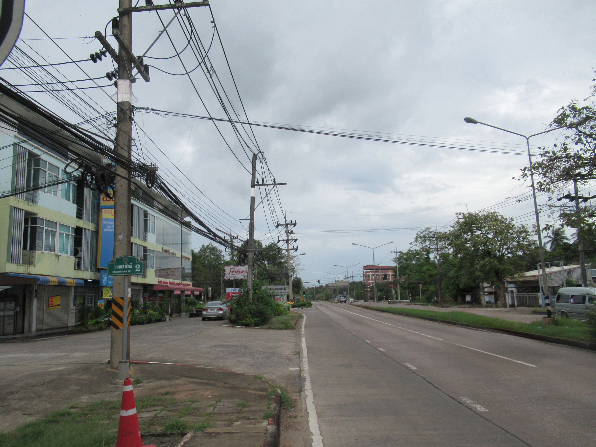 อาคารพาณิชย์ โครงการบ้านเพชรจินดา พุนพิน