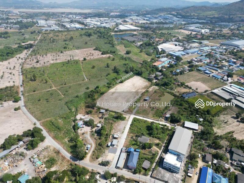 Land for sale on the edge of the Huai near Pin Thong 2 Bueng Sriracha, Chon Buri (Pattaya)