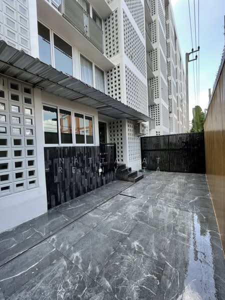 I-House Rama 9-Ekkamai, Bangkok