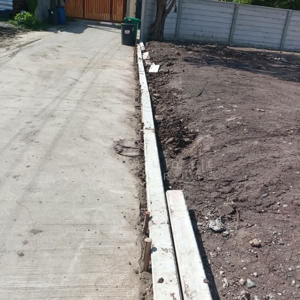 Land for Sale close to BTS Punnavithi, suit for private house, Bangkok