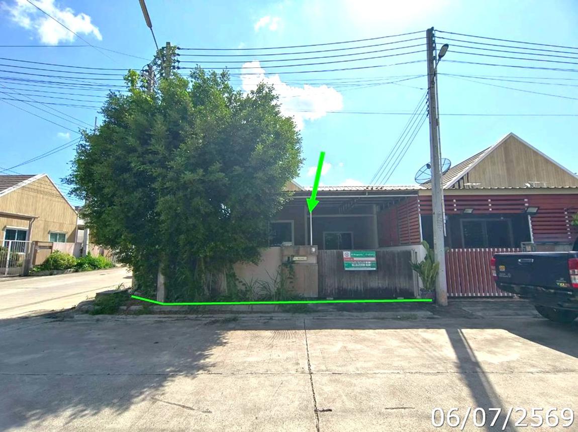 Townhouse in Pluak Daeng, Rayong