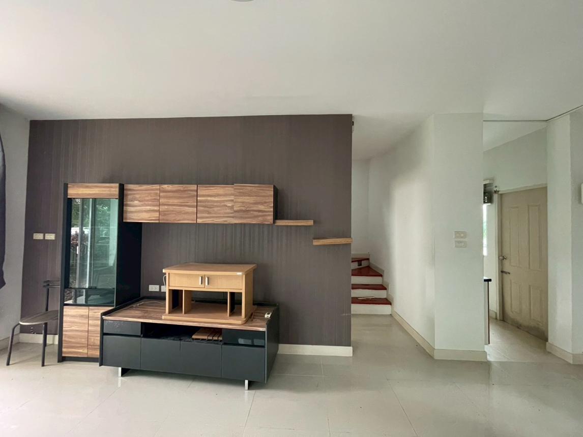 ทาวน์เฮ้าส์ บ้านแลนซิโอนอฟ รามอินทรา-คู้บอน 38 คลองสามวา กรุงเทพมหานคร