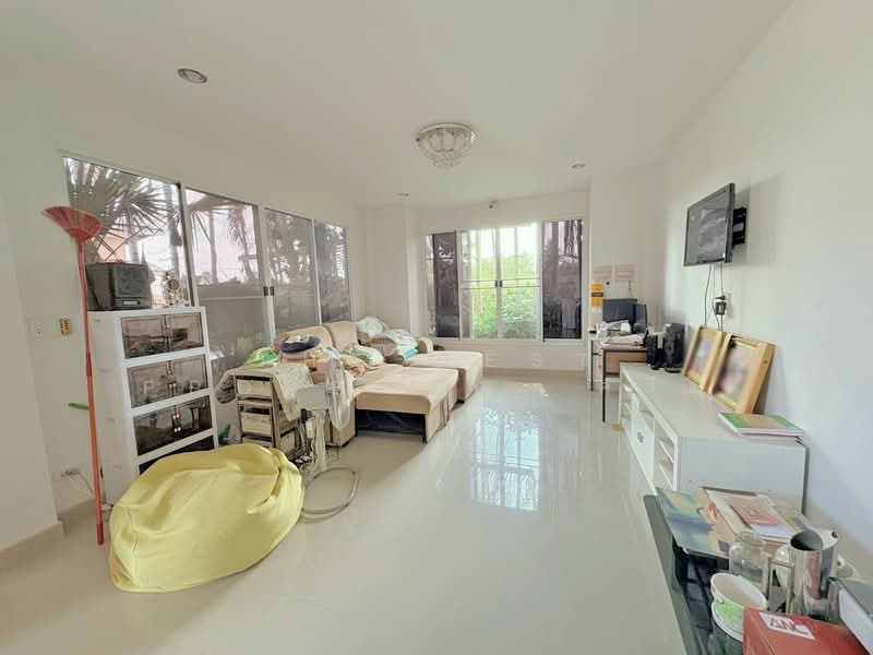 หมู่บ้านแพรวา-คูบัว ราชบุรี, Ratchaburi