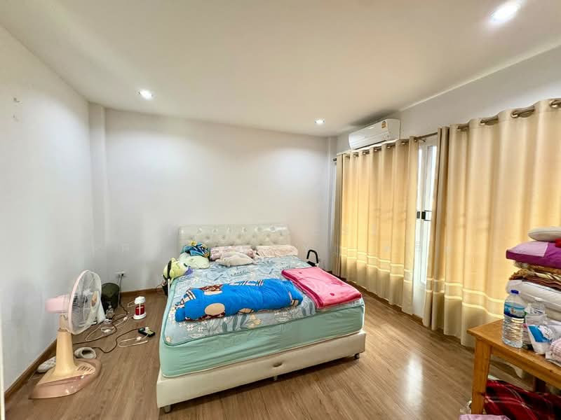 หมู่บ้านแพรวา-คูบัว ราชบุรี, Ratchaburi