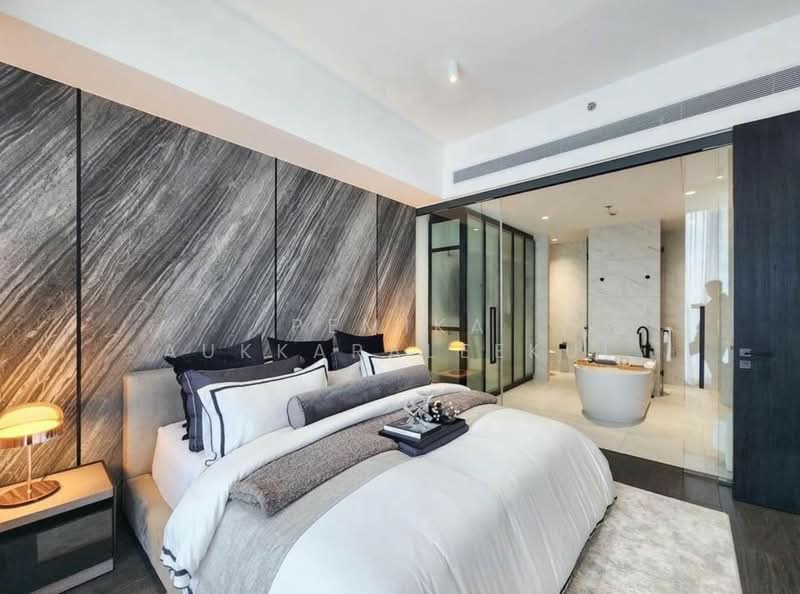 Tait Sathorn 12, Bangkok