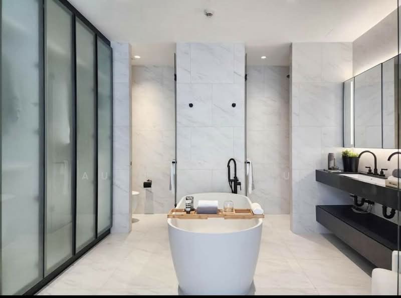 Tait Sathorn 12, Bangkok