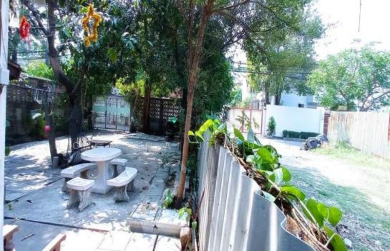 3-Bedroom House, Bangkok