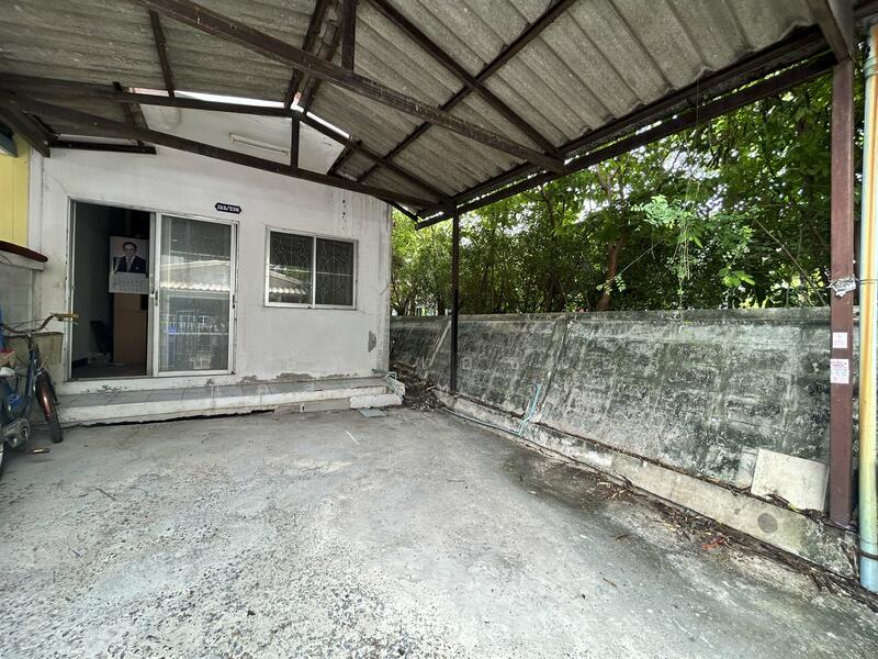 ทาวน์เฮ้าส์ 2 ชั้น หมู่บ้าน ชุติมา แพรกษา สมุทรปราการ, Samut Prakan
