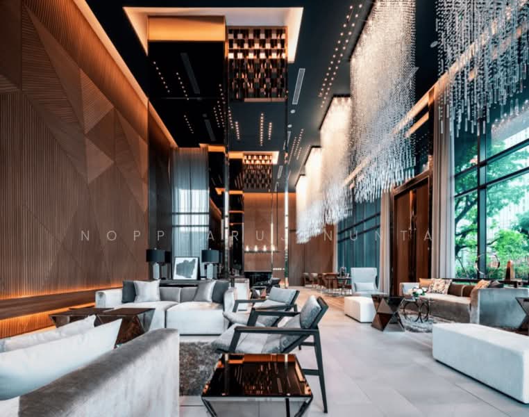 C Ekkamai, Bangkok