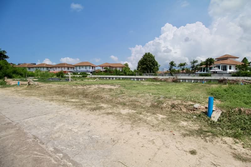 Filled Land for Sale, 2 plots, 150 sq.wah each,1 km from Laemtong Shopping Mall (Can be sold separat, Rayong