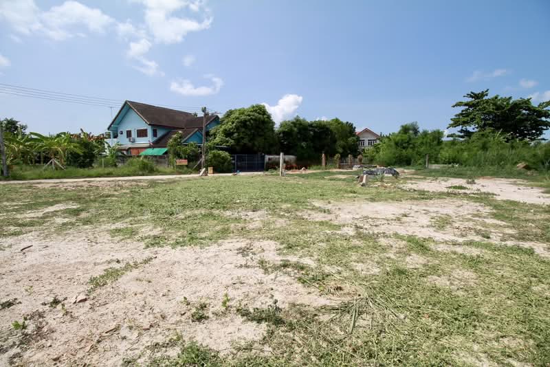 Filled Land for Sale, 2 plots, 150 sq.wah each,1 km from Laemtong Shopping Mall (Can be sold separat, Rayong