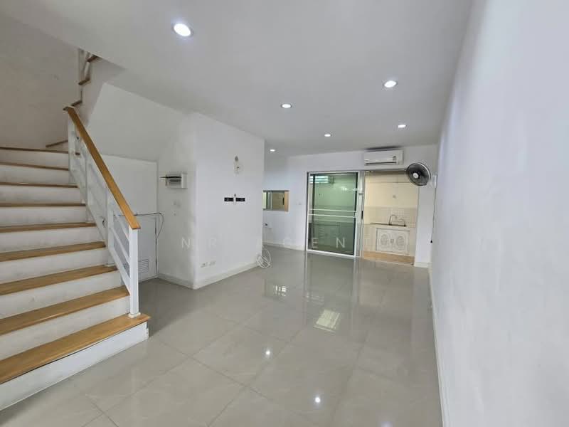 Pruksa Town Nexts Bangna Km.5, Samut Prakan