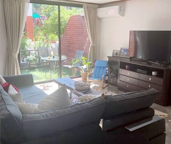 Modern Family Home with a Peaceful Garden in Sukhumvit (AA24205), Bangkok