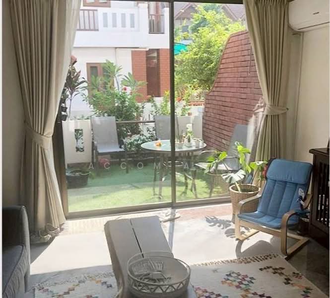 Modern Family Home with a Peaceful Garden in Sukhumvit (AA24205), Bangkok
