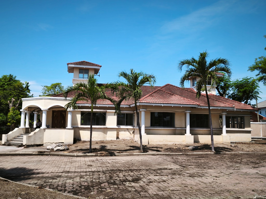 Narisa Thon Burirom Village