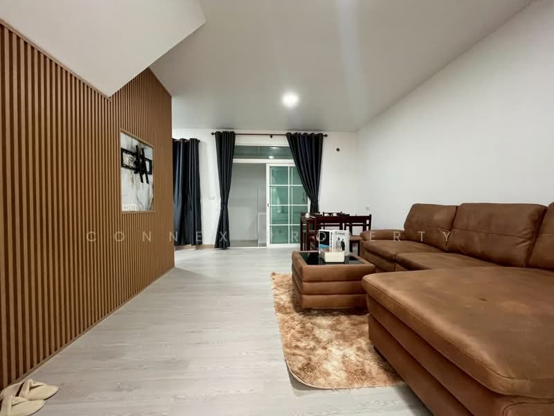 Q District Suksawat 76, Samut Prakan