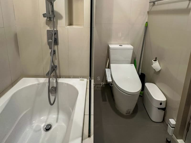 Oka Haus Sukhumvit 36, Bangkok