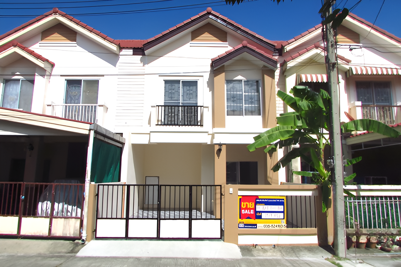 Townhouse project in Ayutthaya, located in the Vora Raks area.