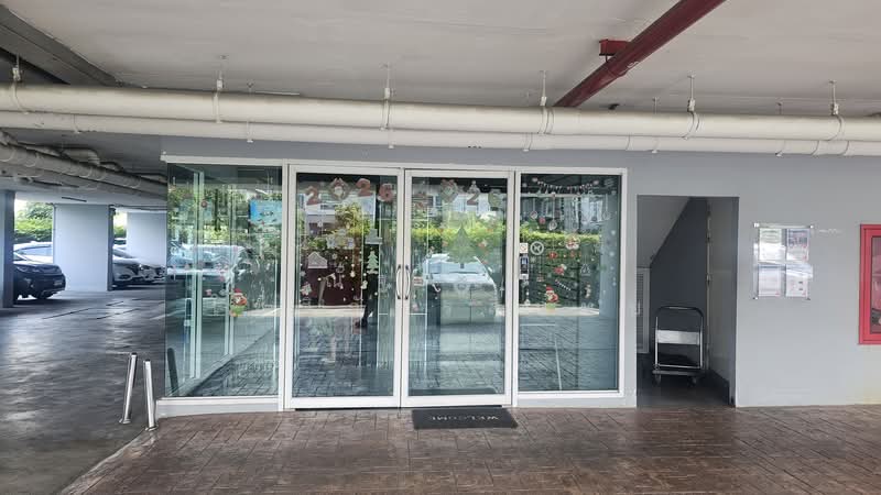 The One Plus @Srinakarin, Bangkok