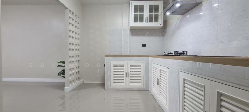 Townhouse In Jomtien, chon-buri