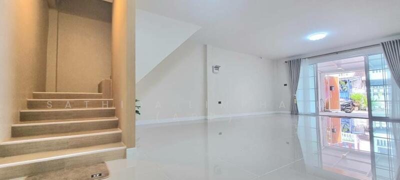 Townhouse In Jomtien, chon-buri