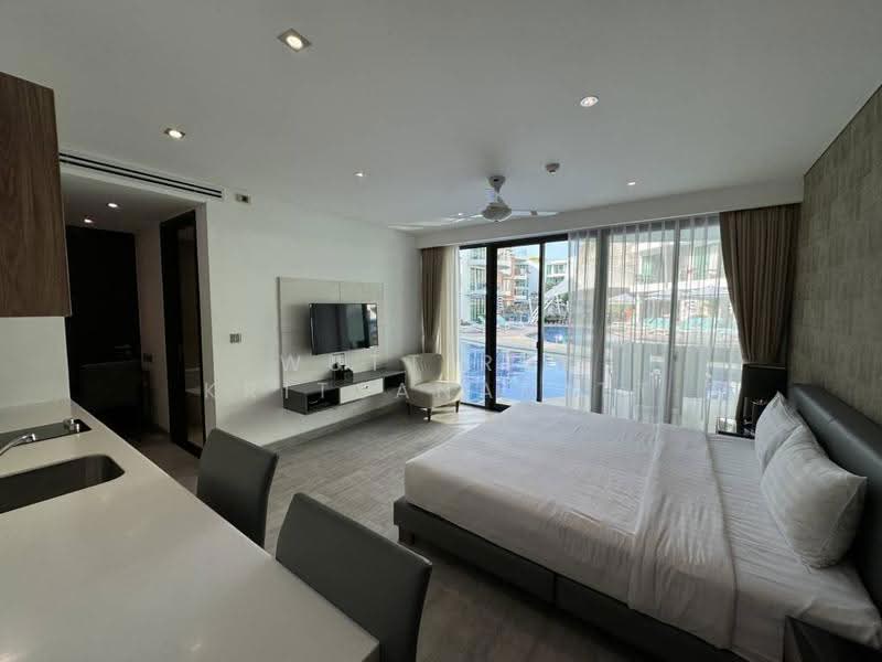 Absolute Twin Sands Resort & Spa, phuket