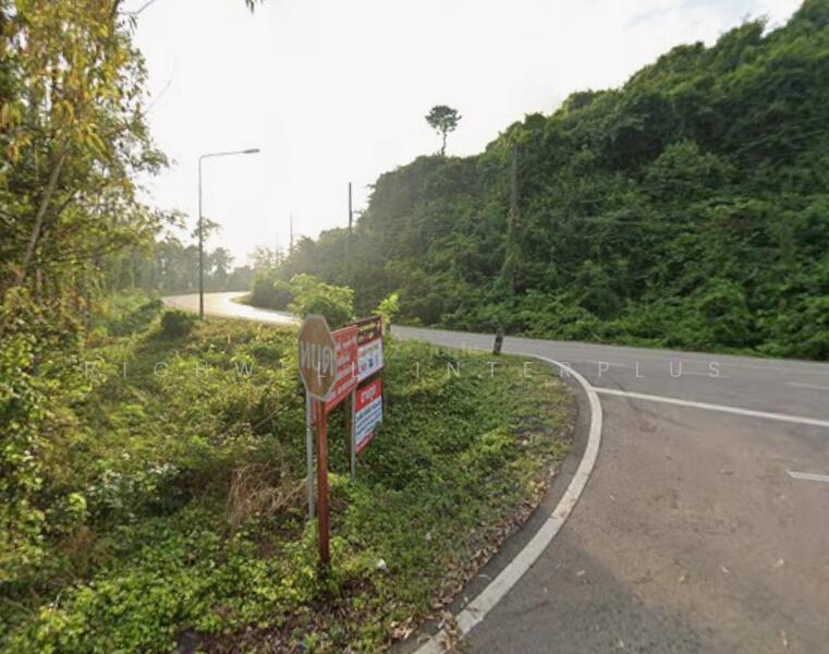 Land for sale in Lat Takhian, 17 rai, on 2-sided asphalt road, near Highway 304 - 11 km., Prachin Buri