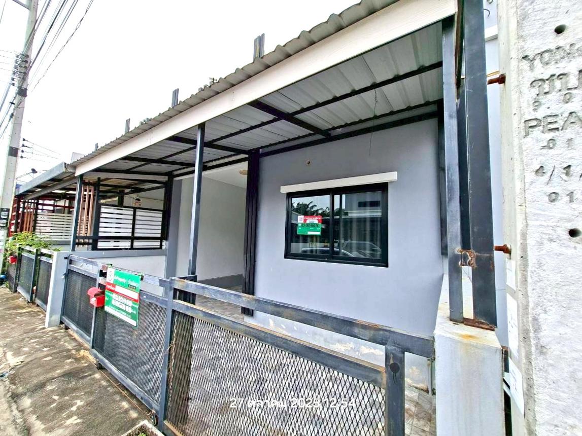 Townhouse Sabaiville by Ingthawin Pluak Daeng Rayong