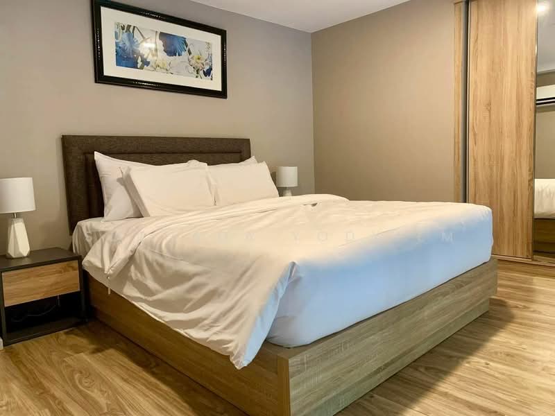 Blossom Condo @ Sathorn-Charoenrat, Bangkok