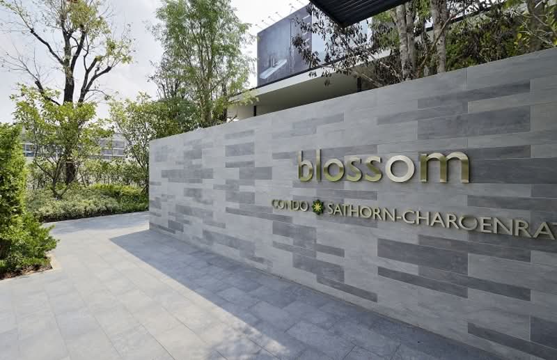 Blossom Condo @ Sathorn-Charoenrat, Bangkok