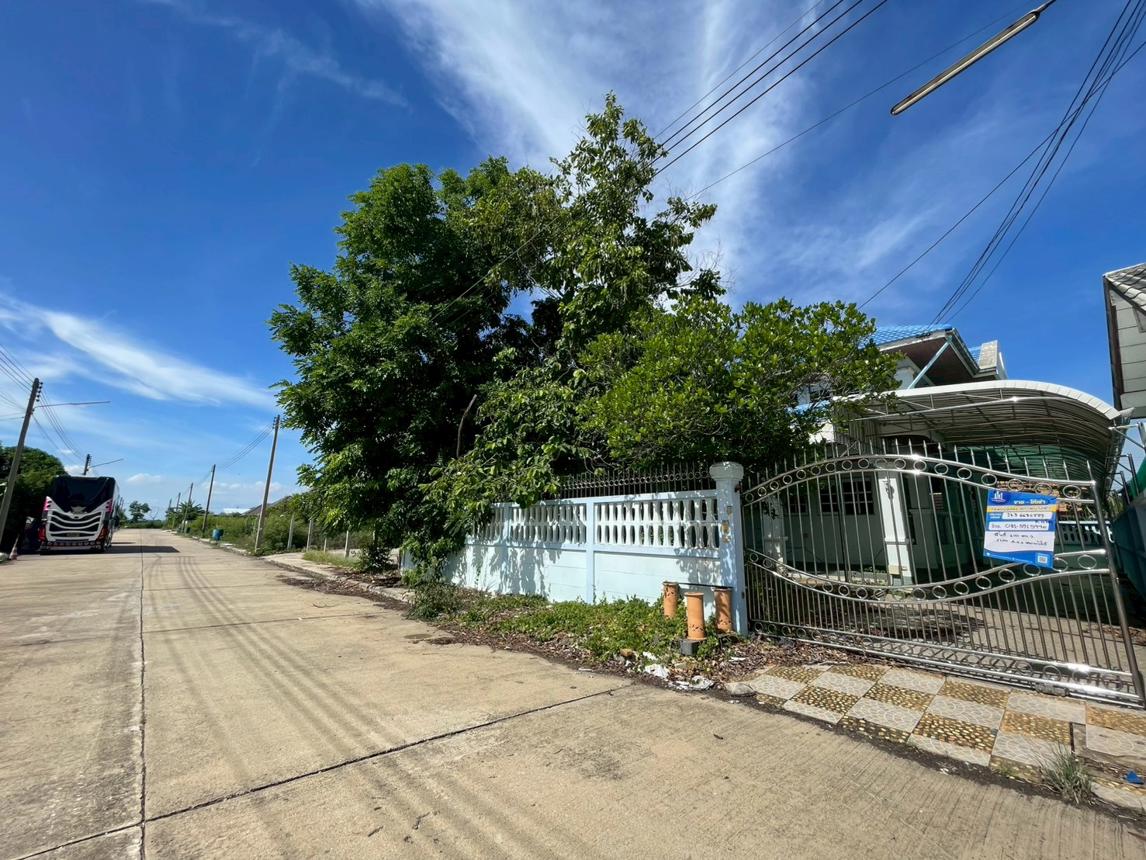 Townhouse in Saksayam, Samutsakorn Province, Samutsakorn