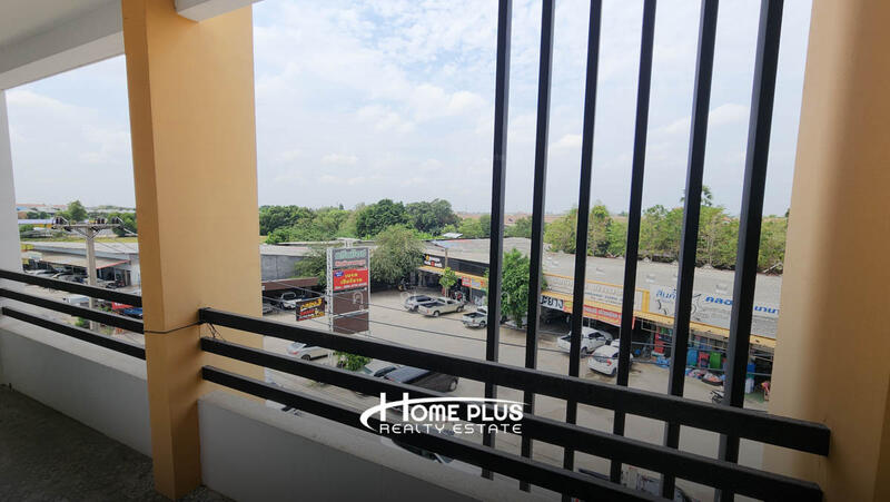 ทาวน์โฮม 3 ชั้นครึ่ง ถนนลำลูกกาคลอง3 ใกล้โรงพยาบาลสินแพทย์, Pathum Thani