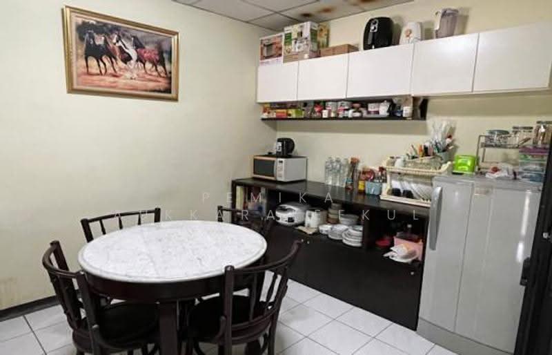 6-BR Townhouse, Bangkok