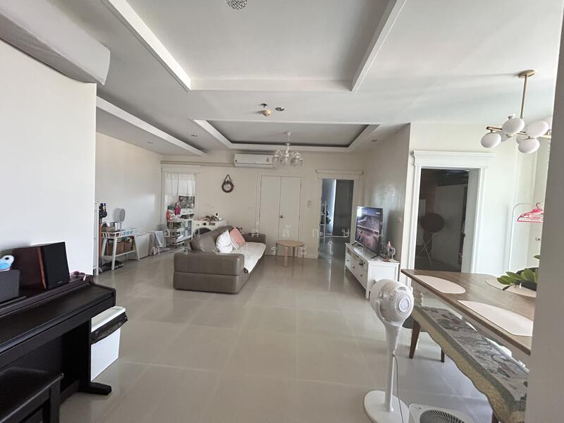 @City Condominium, Bangkok