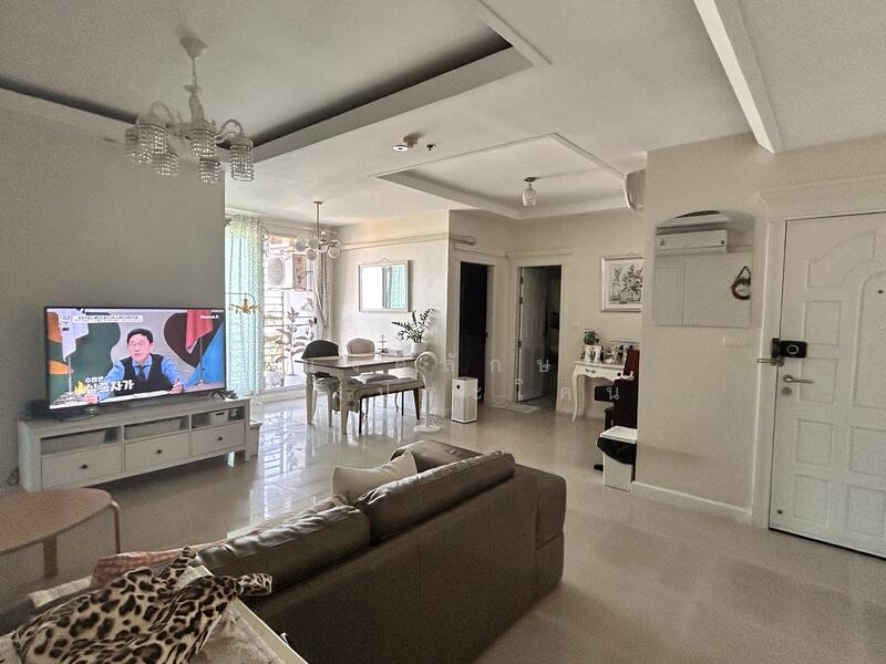 @City Condominium, Bangkok