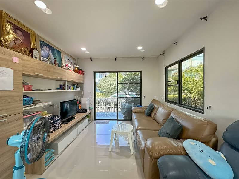 Pave - Pracha Uthit 90, Samut Prakan