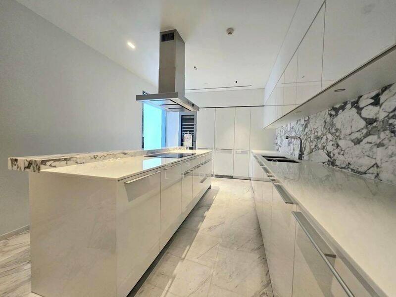 Four Seasons Private Residences, Bangkok