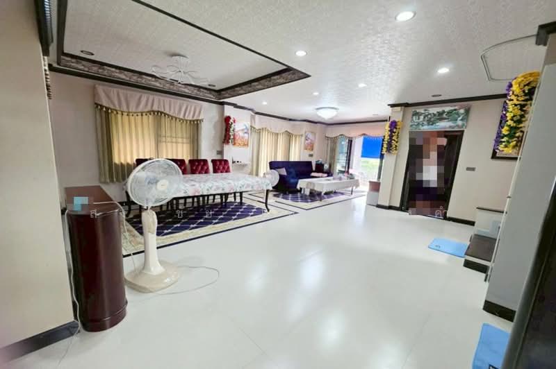 Vararom Prachauthit 98, Bangkok