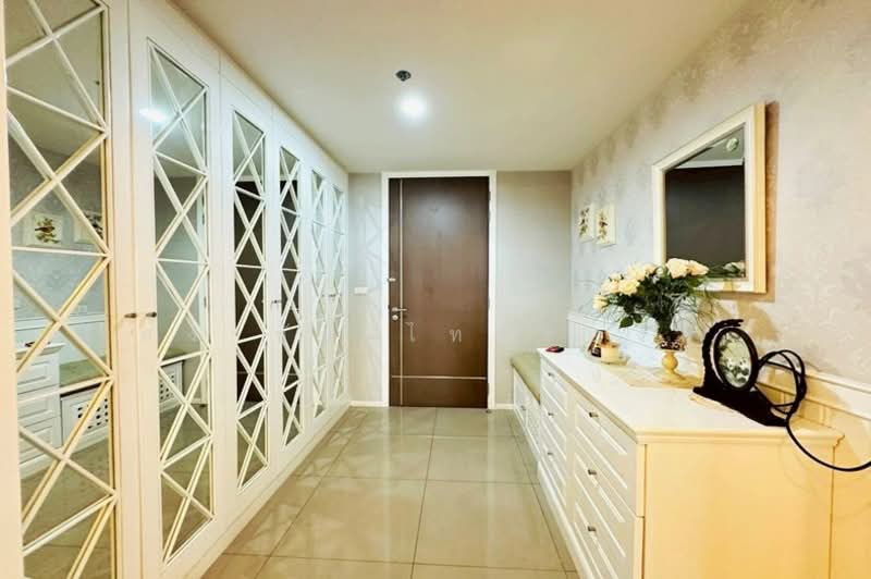 15 Sukhumvit Residences, Bangkok