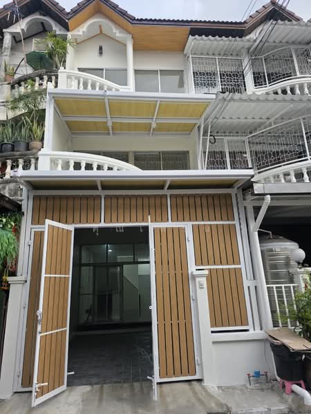 Baan Suksawat Suanthon, Bangkok