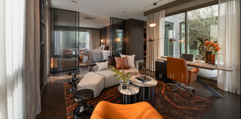 95E1 (Ninety-Five East One), Bangkok
