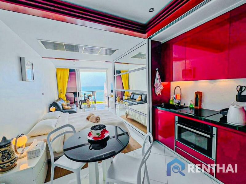 Pure Sunset Beach, Chon Buri (Pattaya)
