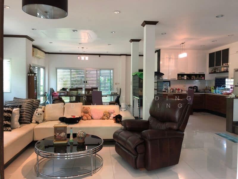 For sale, large single house, 200 sq.w., along Khlong Thawi Watthana, Bangkok