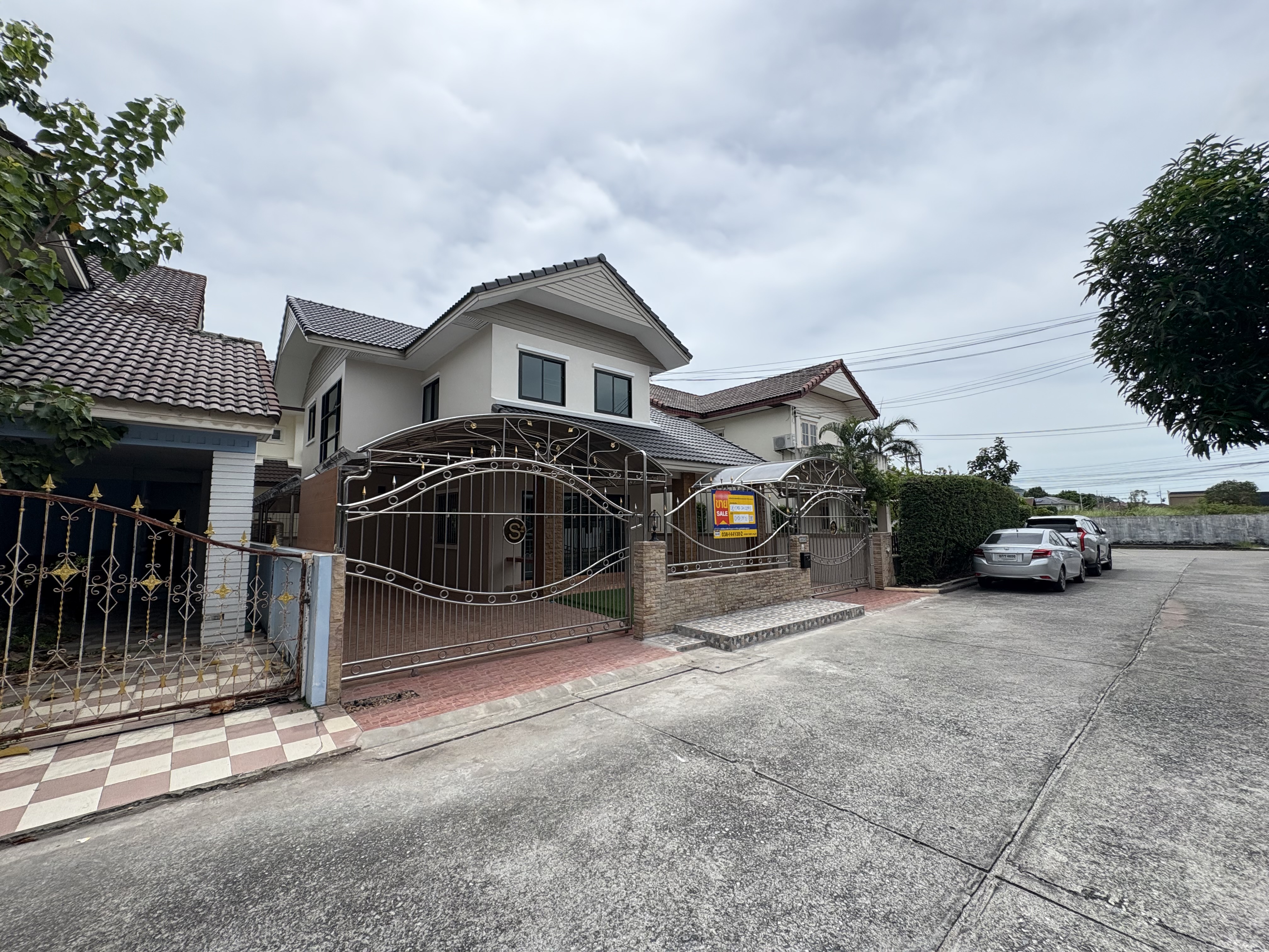 บ้านเดี่ยว 2 ชั้น โครงการบ้านศรีนครินทร์ ศรีราชา : ปรับปรุงใหม่