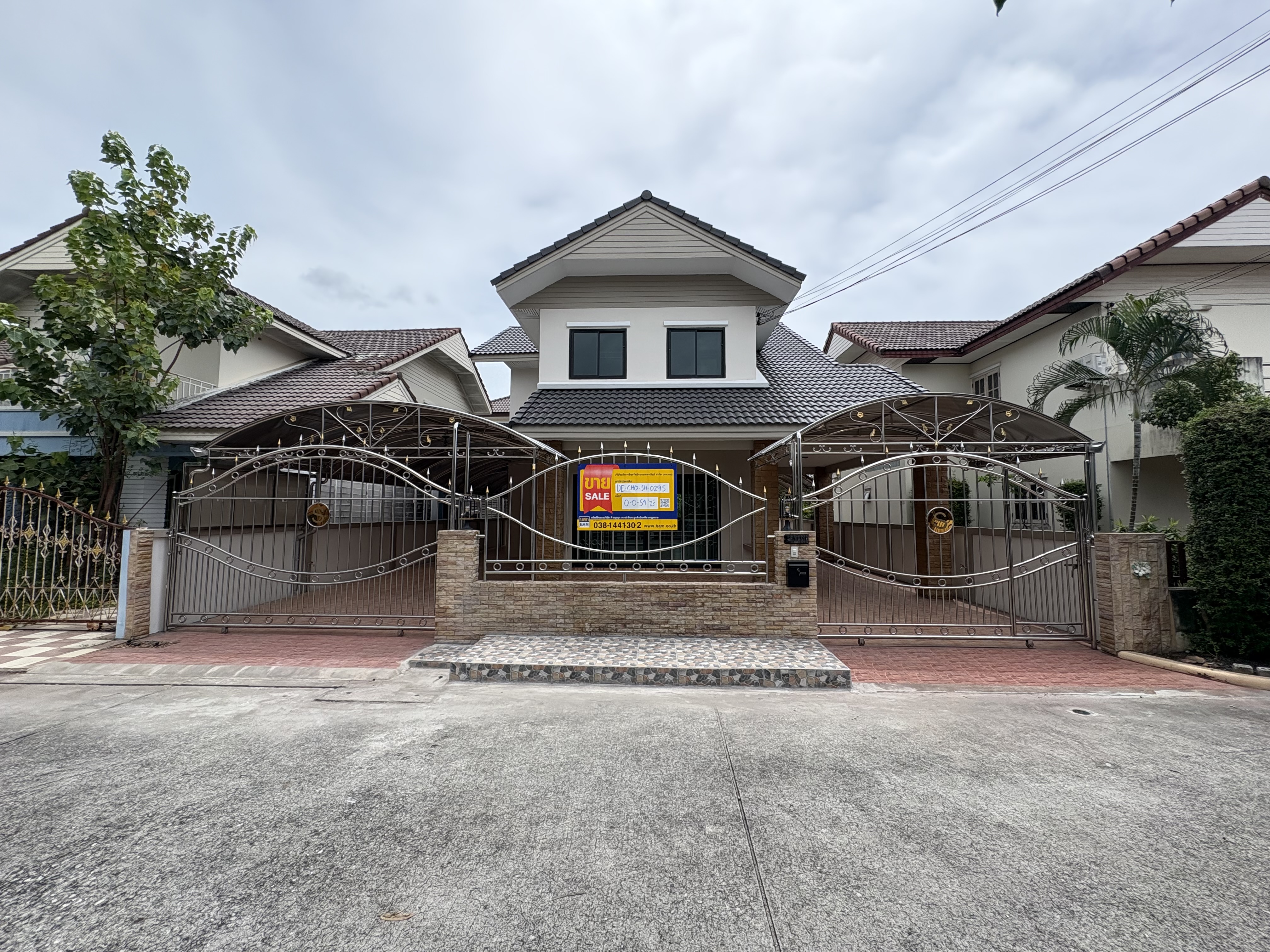 บ้านเดี่ยว 2 ชั้น โครงการบ้านศรีนครินทร์ ศรีราชา : ปรับปรุงใหม่