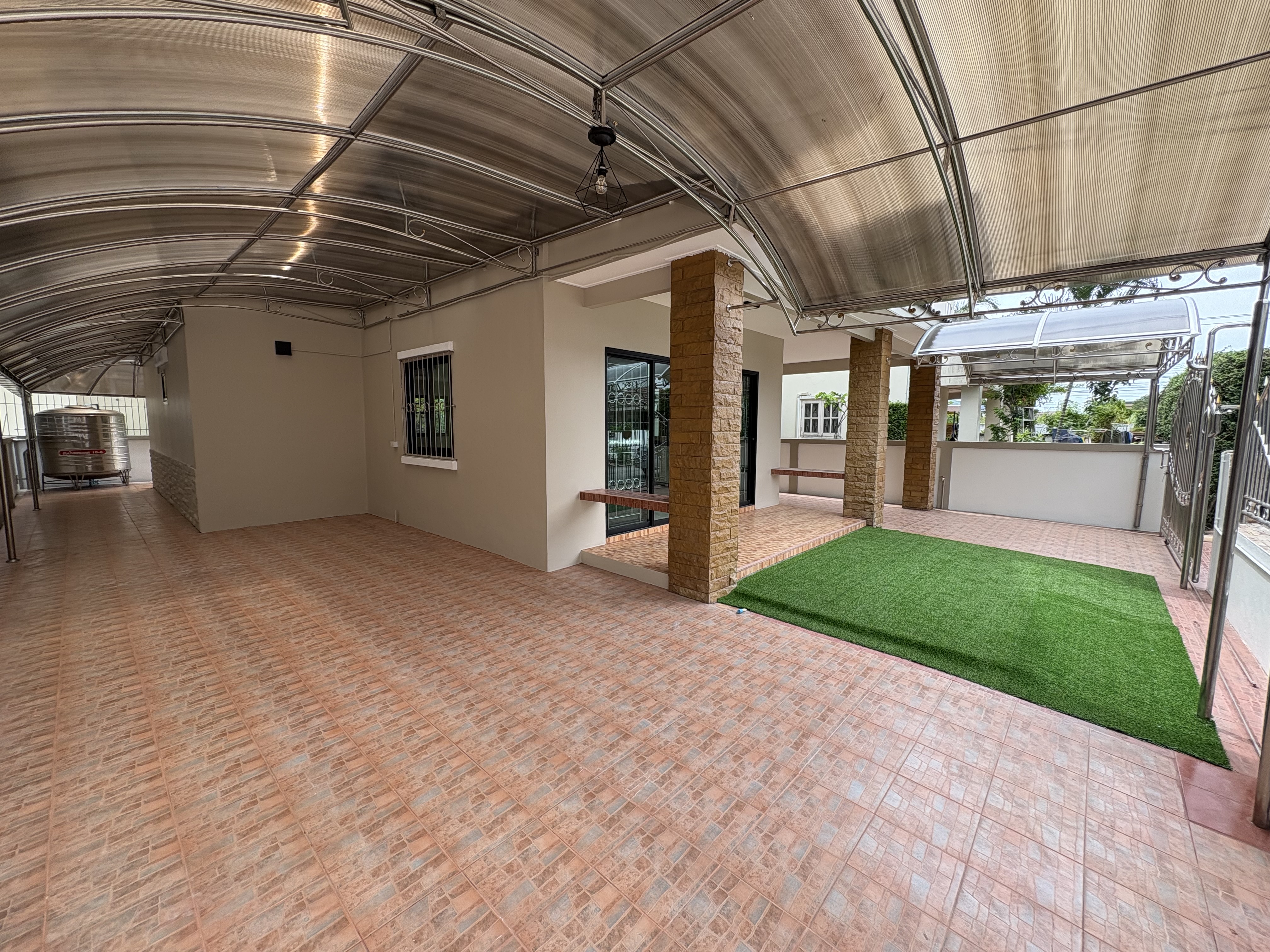 บ้านเดี่ยว 2 ชั้น โครงการบ้านศรีนครินทร์ ศรีราชา : ปรับปรุงใหม่