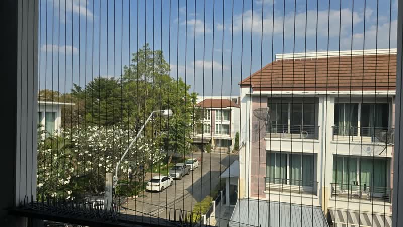 Baan Klang Muang S-Sense Srinakarin, Bangkok